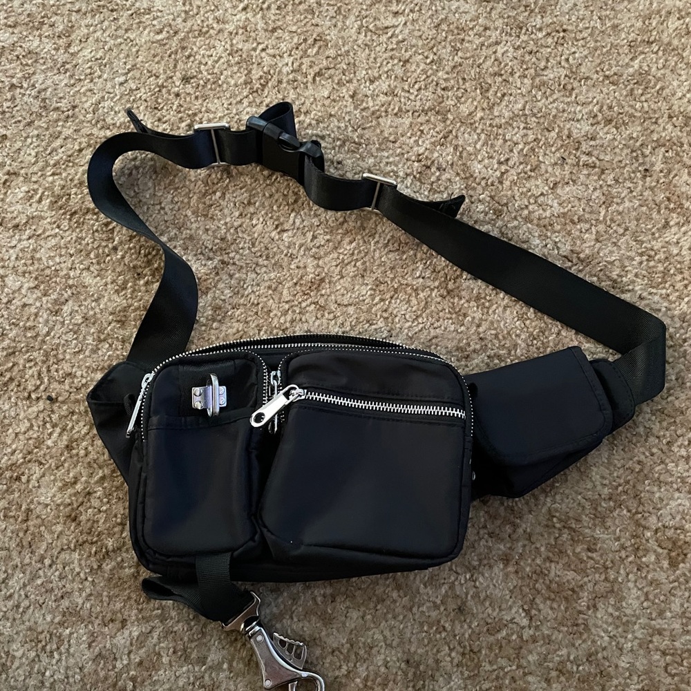 MNML LA Sling Bag